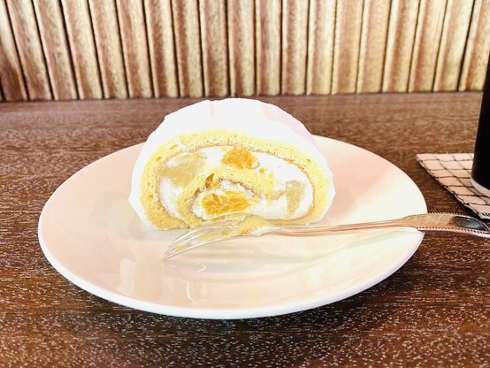 川口 | 喫茶店 青政 でロールケーキを