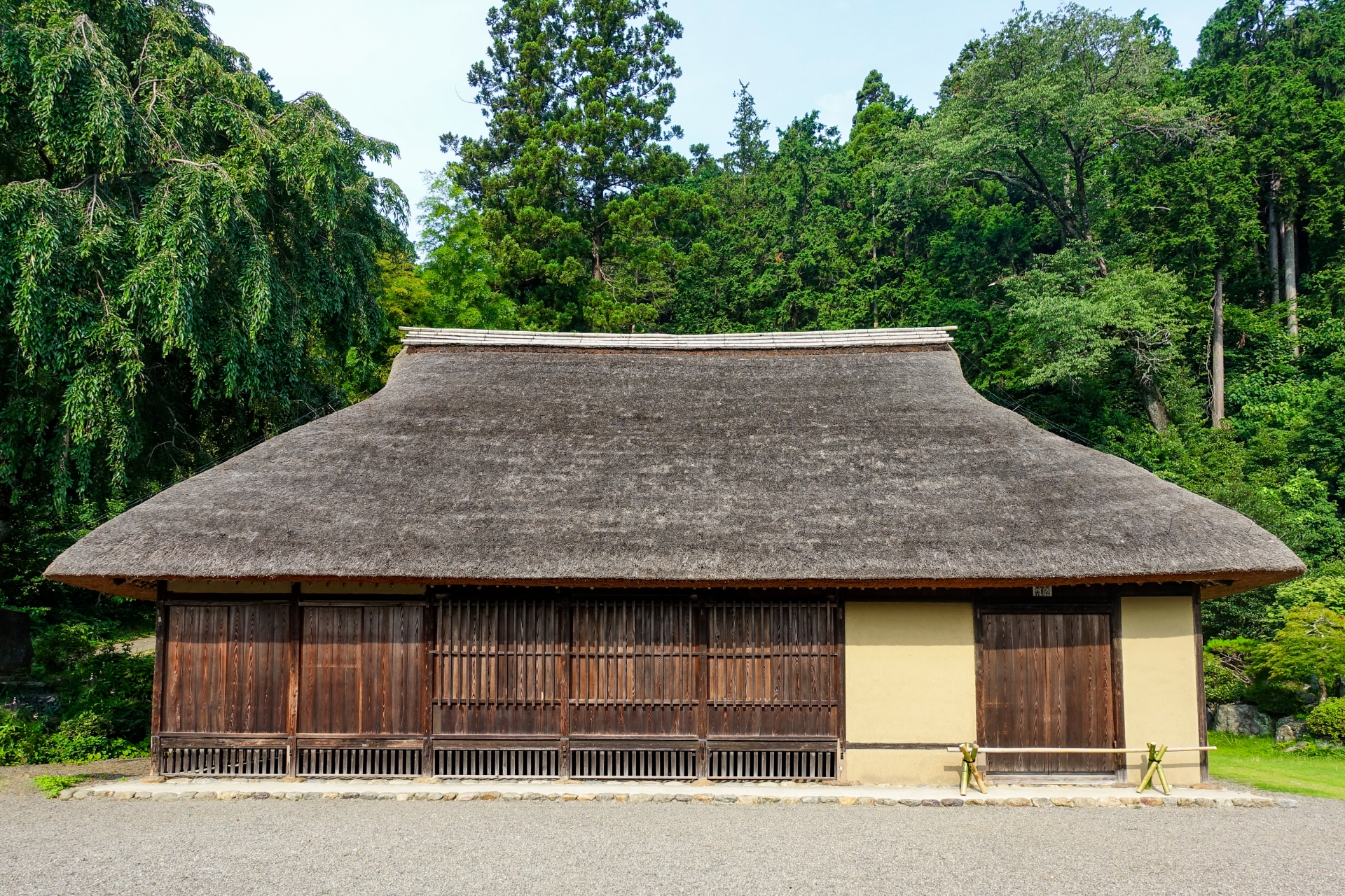 日高市の住みやすさは?出世明神・巾着田500万本・サイボクの街の治安と移住支援を解説