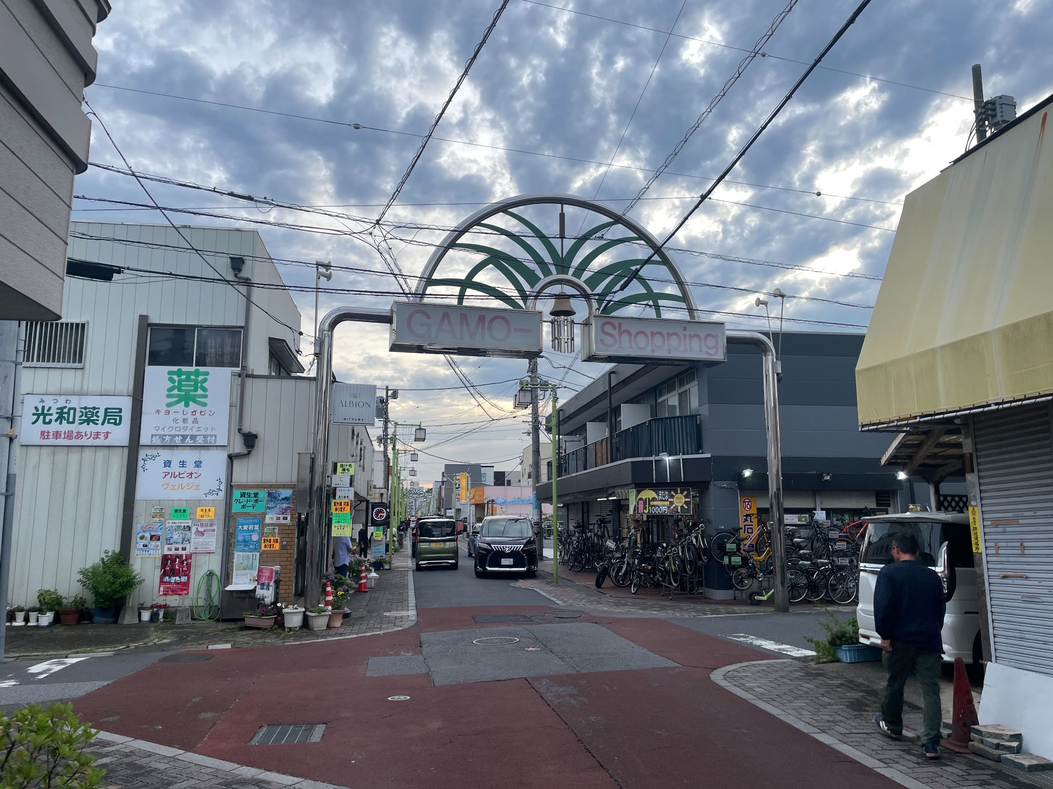 蒲生商店街を歩く｜昭和の面影と、変わりゆく越谷の今